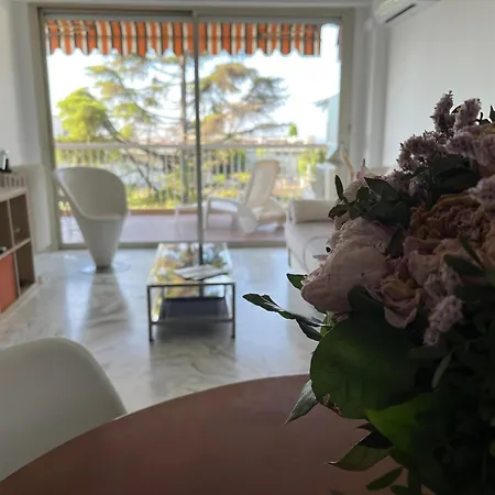 F1 Au Calme Dans La Verdure, Terrasse, Piscine Et Parking
